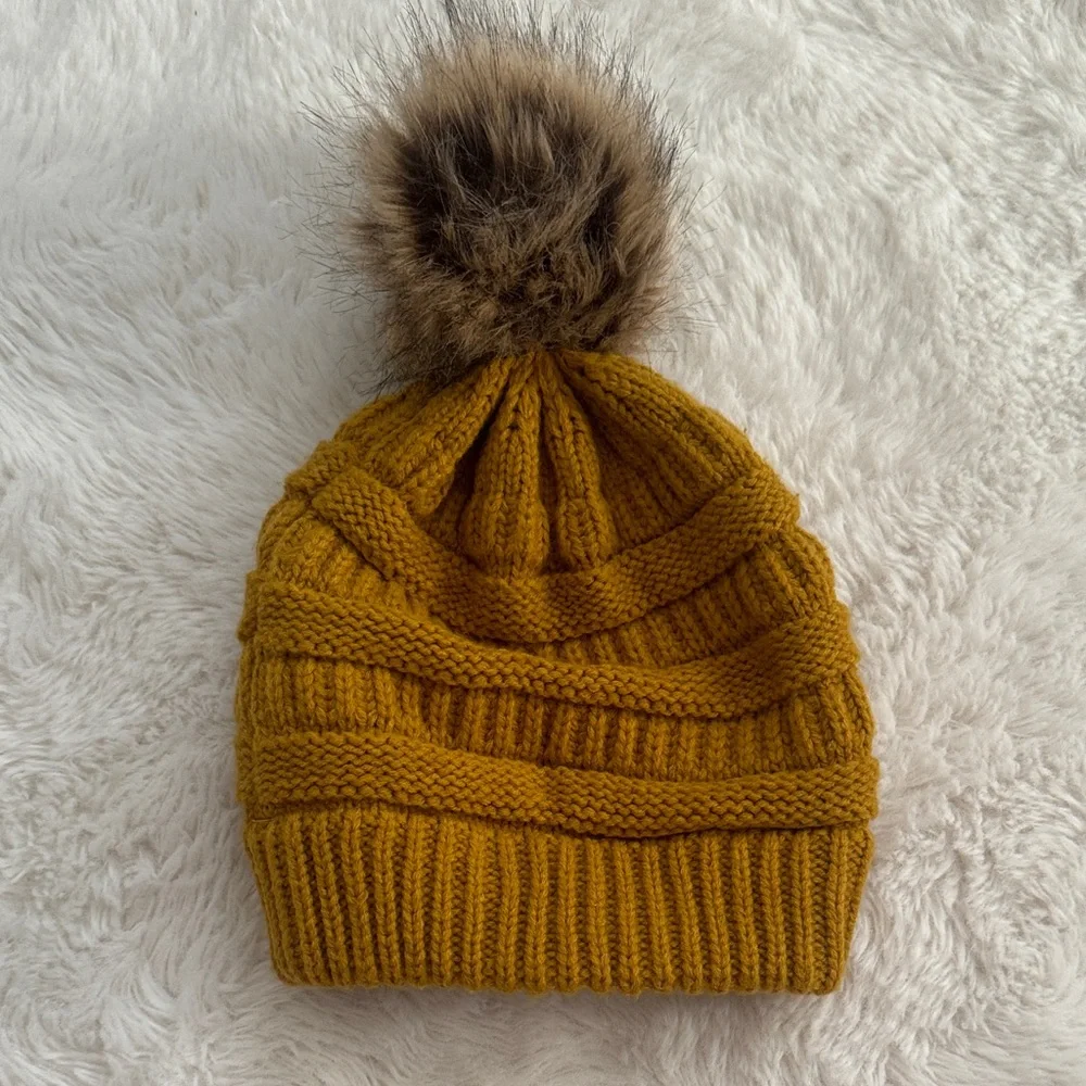 Pom-Pom Beanie - Picture 1 of 4